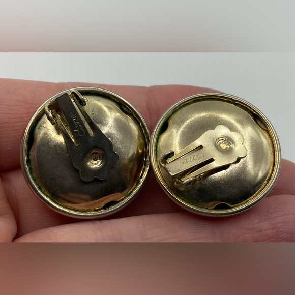 Coro White & Gold Tone Button Clip On Style Earrings - Picture 5 of 5